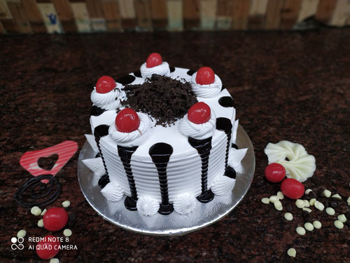 Pinata Cake Heart Shape Chocolate Blast, 24x7 Home delivery of Cake in  Howrah, Kolkata